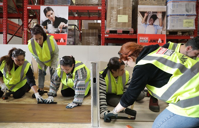 Brico Depôt lanza el primer directorio de mujeres profesionales de la construcción y el bricolaje en España