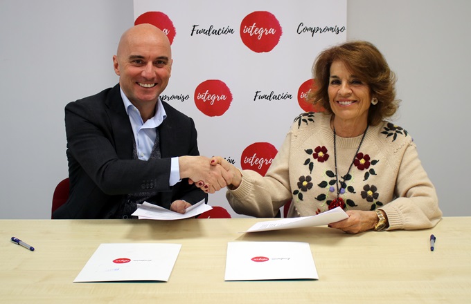 Ana Botella, presidenta de Fundación Integra, y Simone Gorini, CEO de iryo