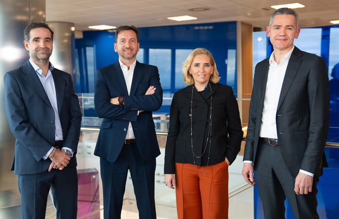 Desde la izquierda: Juan de Dios Lechuga, socio responsable de Transformación y Tecnología en FS en KPMG en España, Javier Alonso, fundador y director de LOYIC, Belén Díaz, socia responsable de Transformación y Tecnología en Consulting Corporates en KPMG en España, y David Garcia, fundador y director de LOYIC.