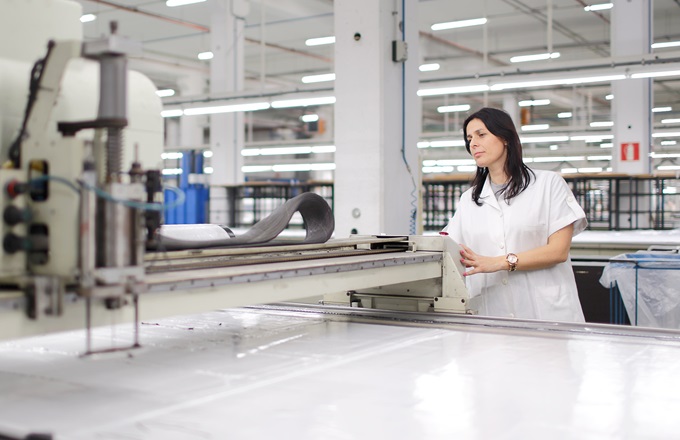 Imagen del proceso de fabricación en una fábrica de Inditex ©Inditex