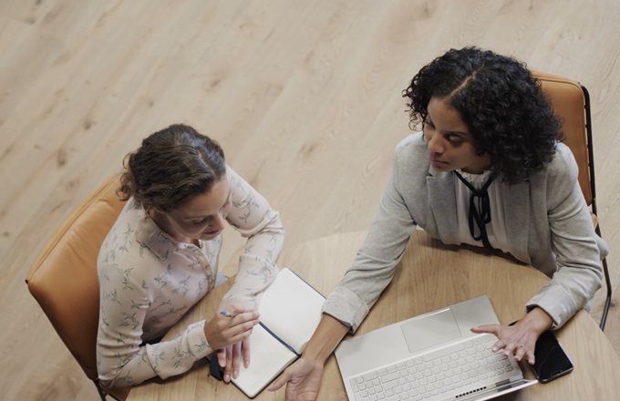Banco Santander y Fundación Integra apoyan la empleabilidad de 15 mujeres víctimas de violencia