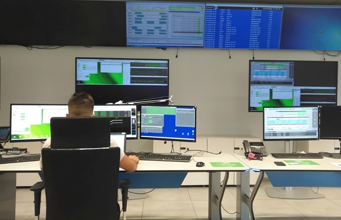 Imagen del centro de control de Hispasat