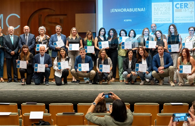 Imagen del acto de entrega de los reconocimientos Cero es +