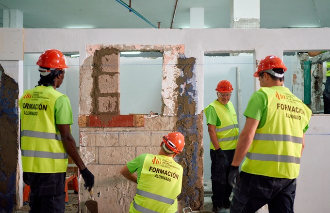 Alumnos de la Fundación Laboral de la Construcción durante un curso de formación