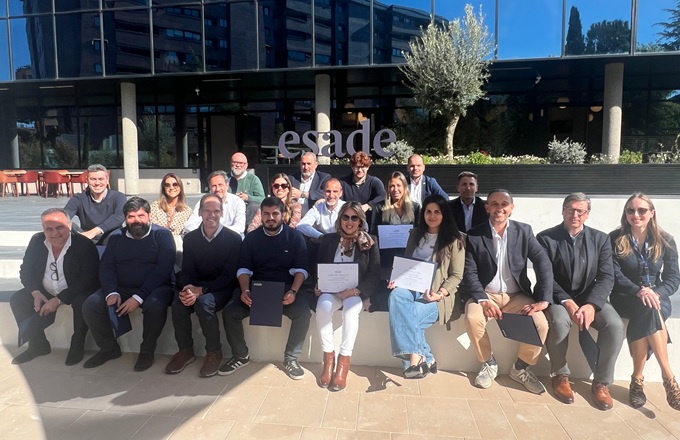 Imagen de alumnos de la Universidad Faconauto en Esade