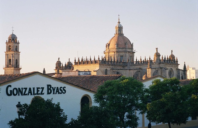 Imagen de una bodega de González Byass