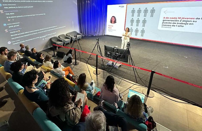 Imagen de Sonia Ruiz durante su ponencia