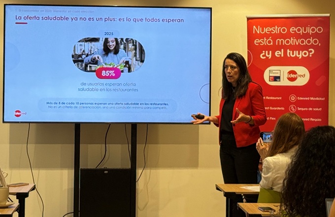 Imagen de María Abolafio, CSR & wellbeing expert de Edenred, durante la presentación del Barómetro FOOD 2025. 