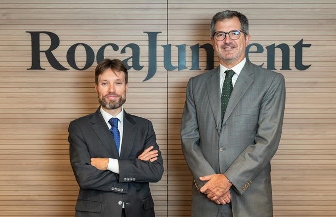Imagen de David Antón (izda.) y Joan Roca, presidente de Ro