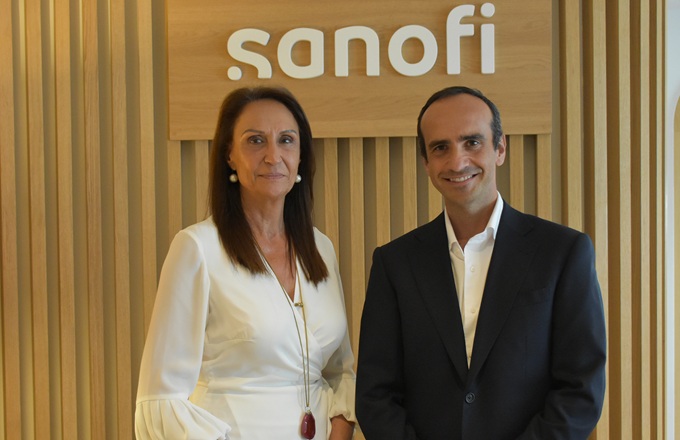 Imagen de Elena Cascante, socia directora del Observatorio Generación & Talento y presidenta de la Asociación 50plus Think Tank, e Ignacio Sáez-Torres, director general del área de General Medicines de Sanofi España y Portugal.