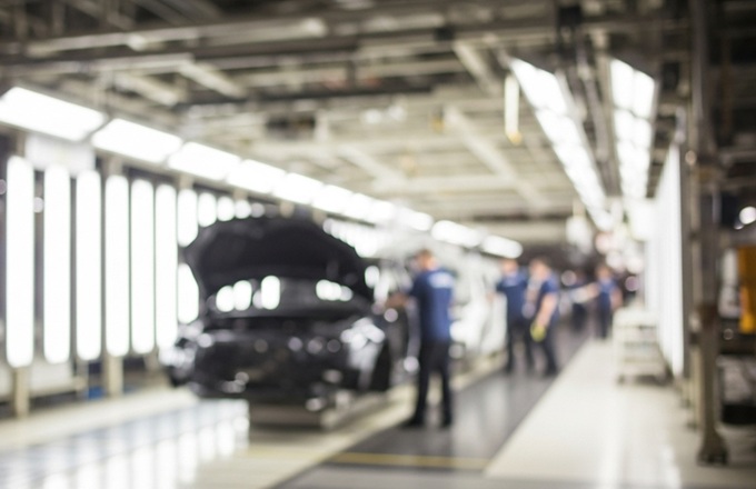 Imagen de una línea de producción de automóviles