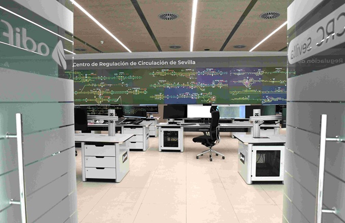 Imagen del Centro de Regulación de Circulación (CRC) de Adif de Sevilla.