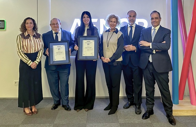 Imagen de Ángela Franquet, cumplimiento normativo de BCE; Monserrate Cabrera, director de cumplimiento normativo de CRC; Rosana Rodríguez, directora de gestión de personas de CRC; Susana Pedrero, directora de personas de Aenor; Laureano Pérez, gestión de personas de CRC; y Juan Francisco Sierra, cumplimiento normativo de BCE.