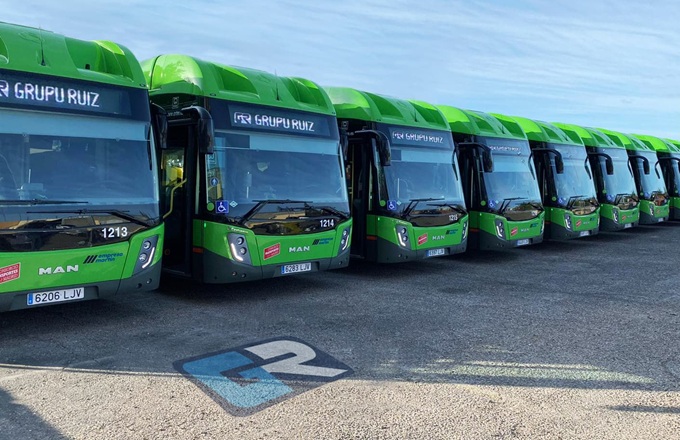Imagen de una flota de autobuses de Grupo Ruiz