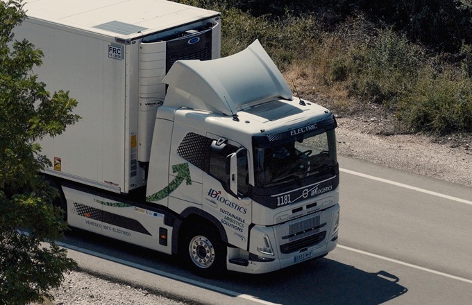 Imagen de un camión eléctrico de ID Logistics