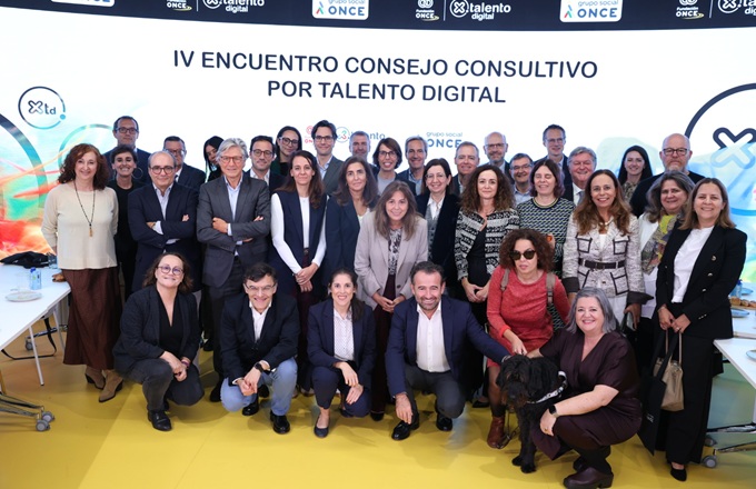 Imagen de los participantes en el cuarto encuentro del Consejo Consultivo del programa ‘Por Talento Digital’.