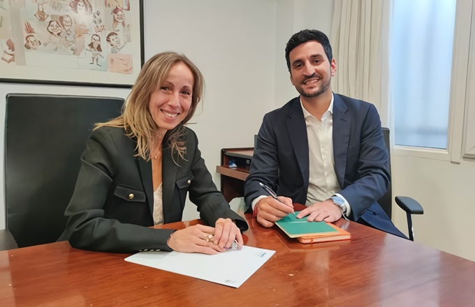 Imagen de Esther Fernández, directora de ADC Recursos Humanos, y Boris Jaurrieta, director regional de Marlex en Madrid.