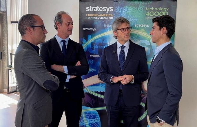 Imagen de la visita de Luis Alberto Marín, consejero de economía, hacienda, fondos europeos y transformación digital del Gobierno de la Región de Murcia, al nuevo centro de excelencia SAP de Stratesys.