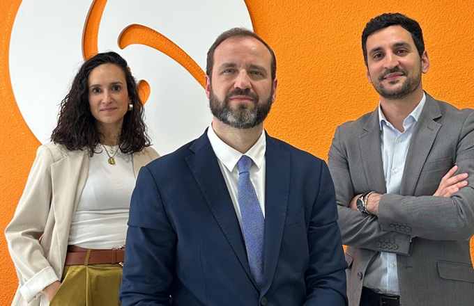 Sandra Ortiz, regional director de Marlex Madrid, Pedro Lapeña Martí, director de Acalaca Selección, y Boris Jaurrieta, director de Marlex Madrid.