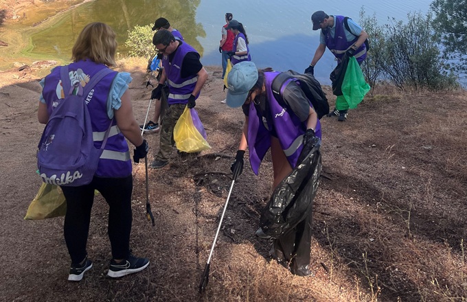 Imagen de voluntarios de Mondelēz España durante una actividad. 