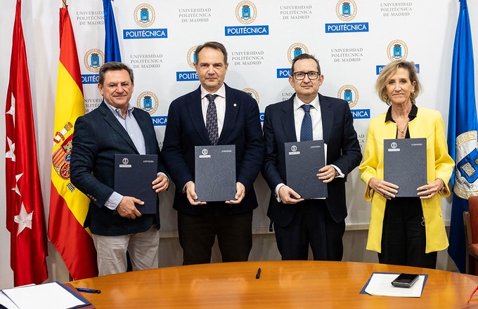 Desde la izquierda: José Manuel Arnaiz, CEO QoolNet, Óscar García Suárez, rector de la Universidad, Politécnica de Madrid, Juan José Marfil Márquez, director de Red, TI y TV de Telefónica, y Pilar Troncoso Conlin, CEO QCentroid