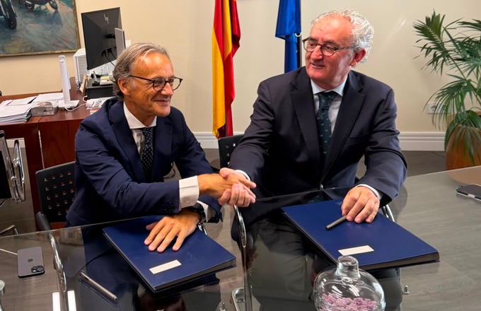 Santiago Sesto, director general de APD, y Tomás Cobo, presidente de Unión Profesional