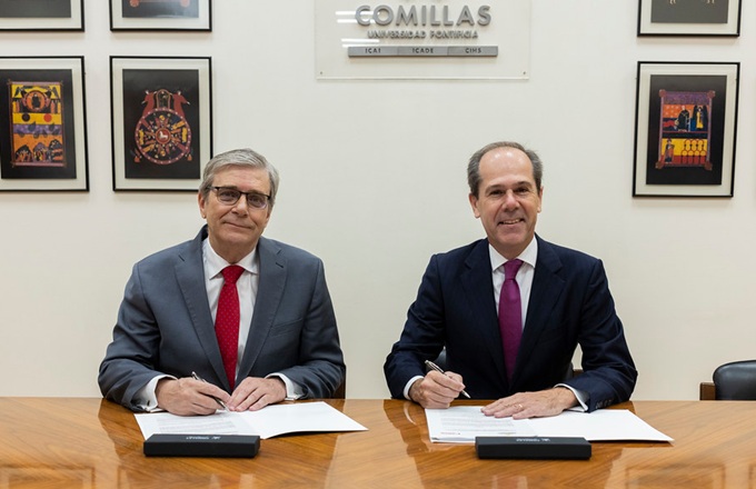 Antonio Allende Felgueroso SJ, rector de la Universidad Pontificia Comillas, y Javier Tabernero, presidente y CEO de Canon España, Italia y Portugal