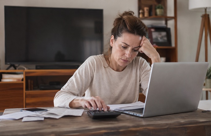 Trabajo en casa y estrés financiero