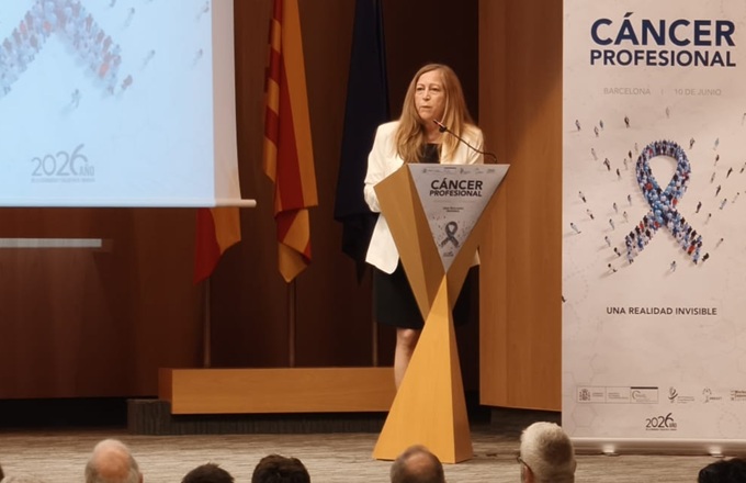 Montserrat Solórzano, directora del Centro Nacional de Condiciones de Trabajo del INSST, durante su intervención en la jornada