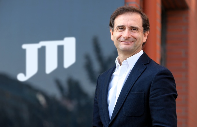 Víctor Crespo, nuevo director de asuntos corporativos y comunicación de JTI para Iberia