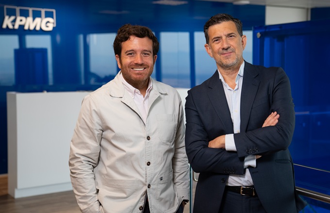 Sergi Bastardas, cofundador y consejero delegado de Orbio AI, y Miguel Valdivieso, responsable de talent & workforce transformation de KPMG en España