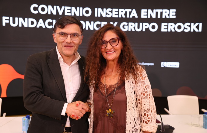 Rosa Carabel, CEO de Grupo Eroski, y Alberto Durán, vicepresidente ejecutivo de Fundación ONCE