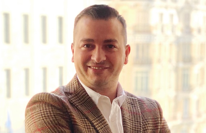 Iván Otero, director comercial global de Substrate AI