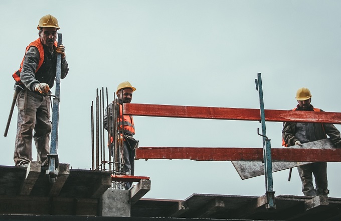 El SEF formará a 381 personas en desempleo para trabajar en la construcción.
