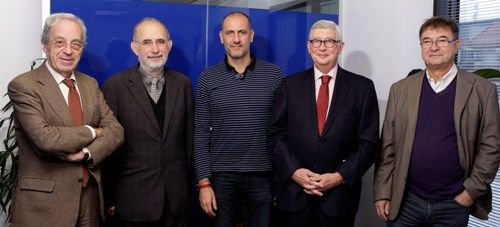De izquierda a derecha: Salvador Giner, Oriol Homs, Jaume Gurt, Rafael Puyol y Carlos Obeso De izquierda a derecha: Salvador Giner, Oriol Homs, Jaume Gurt, Rafael Puyol y Carlos Obeso