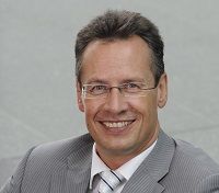 Raimund Genes