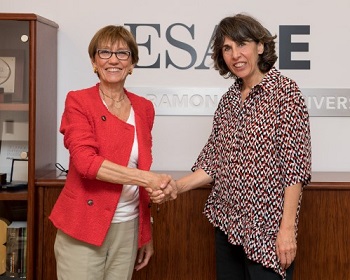 Eugenia Bieto (izda.) y Maite Arango