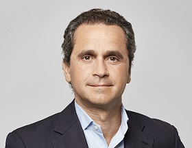 Carlos de la Revilla Carlos de la Revilla